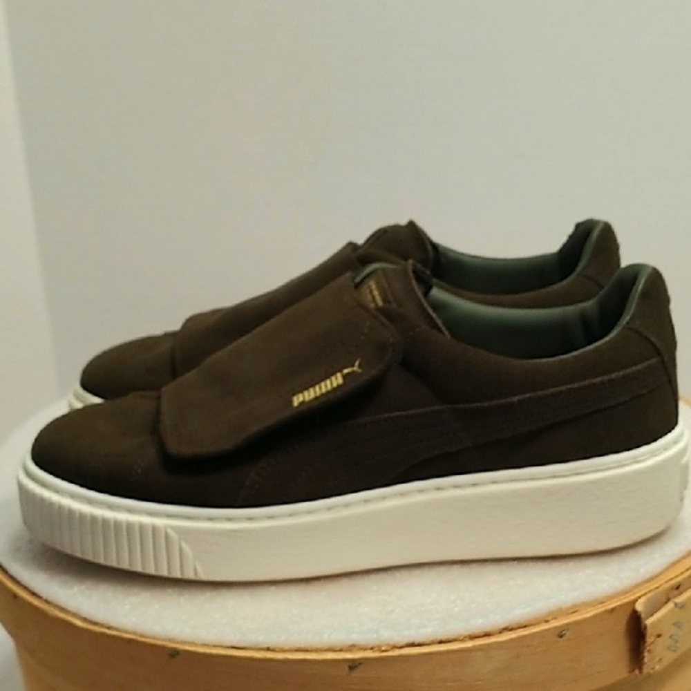 Puma Men's Green Suede Sneakers Size 9.5